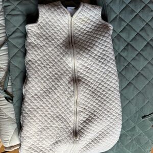 hanna anderso quilted sleep sack beige small